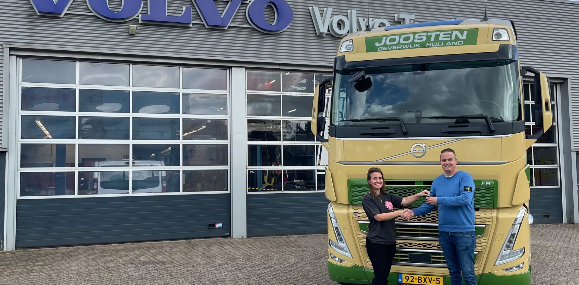 somethingheicA8tm8r.jpg Aflevering J.W. Joosten transport