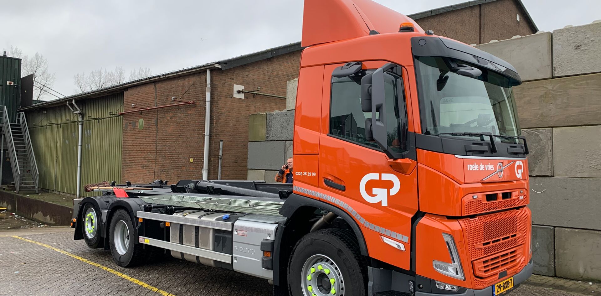 somethingsomethingJNB8AS Aflevering Roele de Vries B.V.