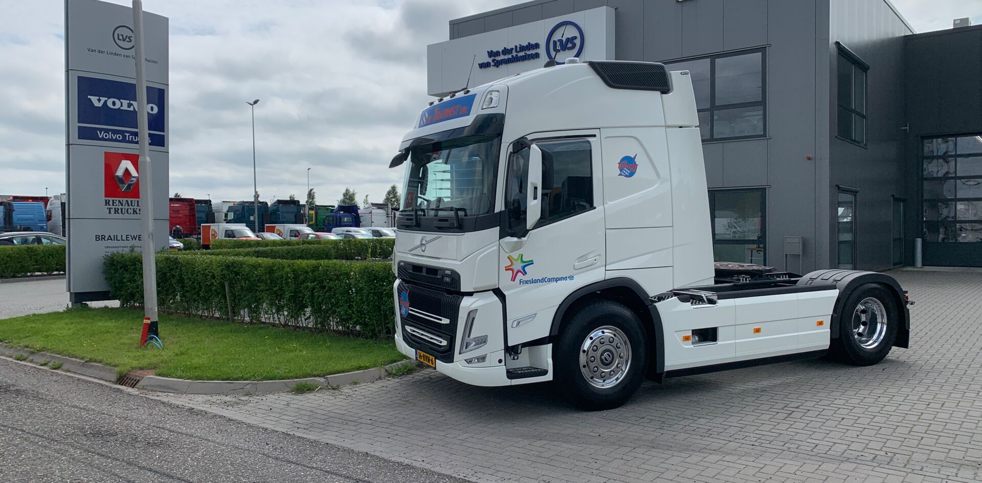 somethingsomethingzmrVAa Aflevering de Takomst B.V.