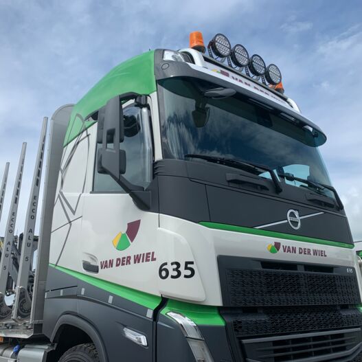 somethingsomethingLpJzVz Aflevering van der Wiel Transport B.V.