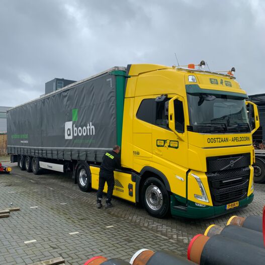 somethingheiciGkOWO.jpg Aflevering Kisjes Transport BV