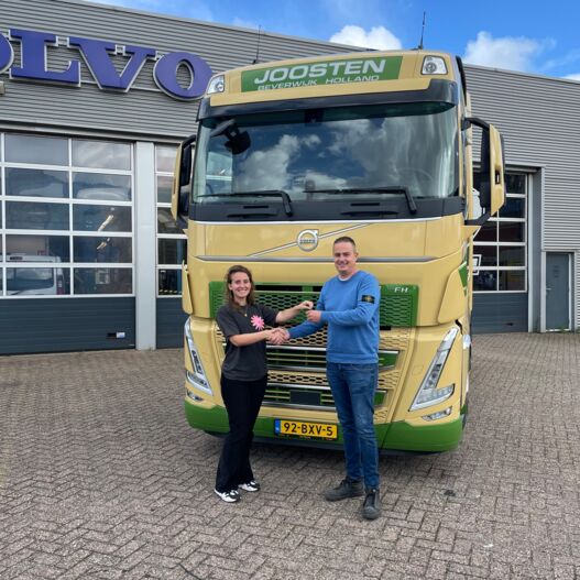 somethingheicMCmmE8.jpg Aflevering J.W. Joosten transport