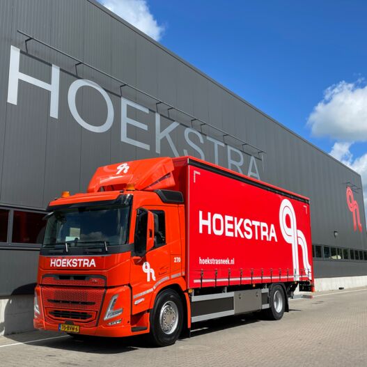 somethingheicb6NKuZ.jpg Aflevering Hoekstra transport Sneek