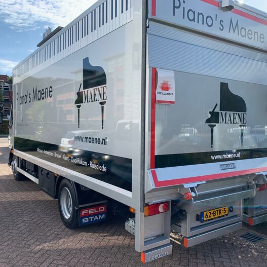 Volvo-FL_LVS-Trucks_PianoMaena02