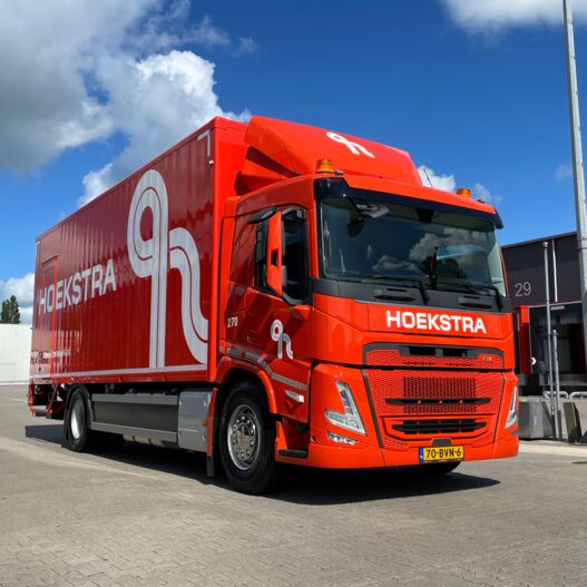 somethingheicCEgLeA.jpg Aflevering Hoekstra transport Sneek