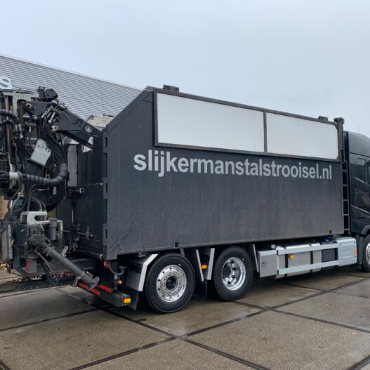 somethingsomethinge601Io Aflevering Slijkermanstalstrooisel