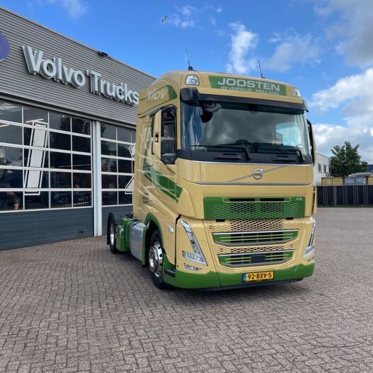 somethingheicO25Elu.jpg Aflevering J.W. Joosten transport