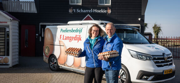 LOW-250303LVS-Langedijk-119 Poeliersbedrijf Frank Langedijk scharrelt 100% groen met de elektrische Renault Trafic E-Tech