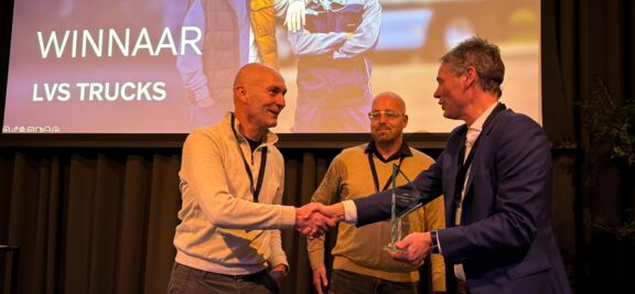 WhatsApp Image 2025-11-28 at 14.47.47 LVS Trucks wint Aftersales Award 2025