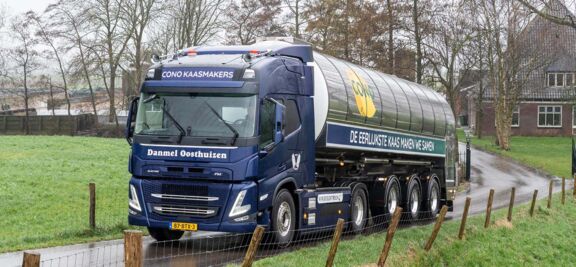 LVS-Trucks_Volvo-FM-Electric_Danmel_Oosthuizen- (5) Primeur: Danmel Transport eerste RMO-rijder met een Volvo FM Electric