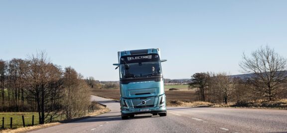 volvo-fh-aero-electric-country-road Baanbrekend: Volvo komt met elektrische truck met 600 kilometer actieradius