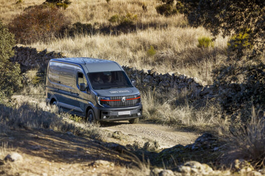 08_Renault Trucks E-Tech Master Offroad LR 08_Renault Trucks E-Tech Master Offroad LR