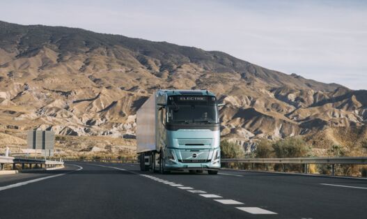 Volvo FH Aero Electric met e-as