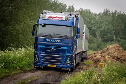LVS-Trucks_Volvo_Sandstra_Bolsward-03 LVS-Trucks_Volvo_Sandstra_Bolsward-03